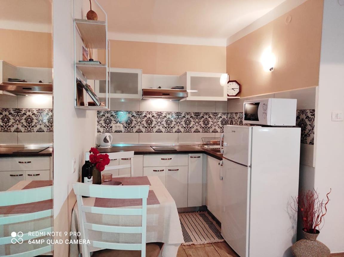 Nice Apartment In The City Center Rovinj Exterior photo